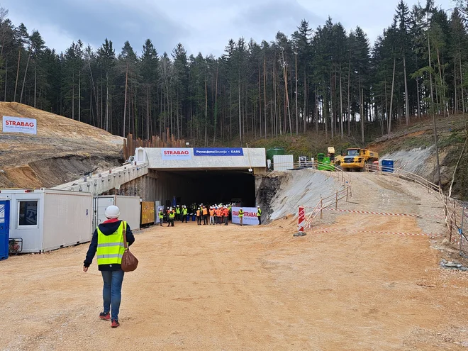 Predor Konovo bo zgrajen v letu in pol. FOTO: Špela Kuralt/Delo