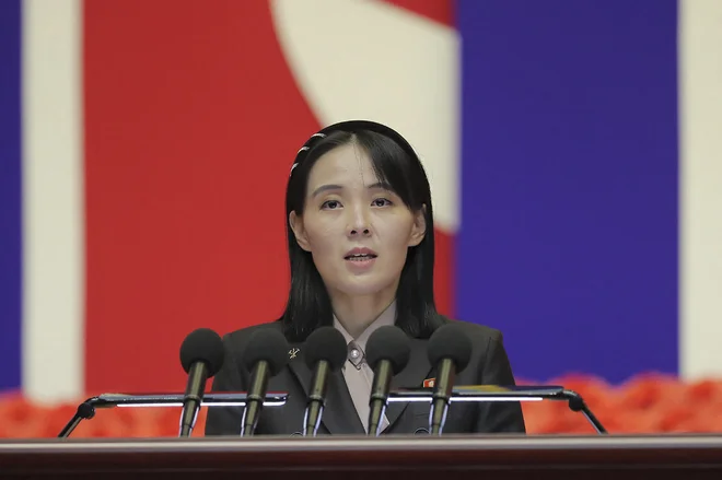 Kim Jo Džong je zavrnila vsakršne pogovore z Japonsko, če se vodstvo v Tokiu ne bo odreklo zahtevi, naj na dnevni red uvrstijo tudi temo ­ugrabljenih Japoncev. FOTO: AFP