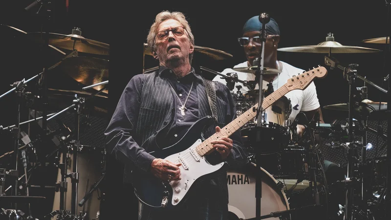Eric Clapton (predlani na koncertu v Detroitu) zase pravi, da bi moral biti glede na vse, kar je v življenju naredil narobe, že zdavnaj pod rušo, a očitno ima stvarnik z njim drugačne načrte. FOTO: Shutterstock