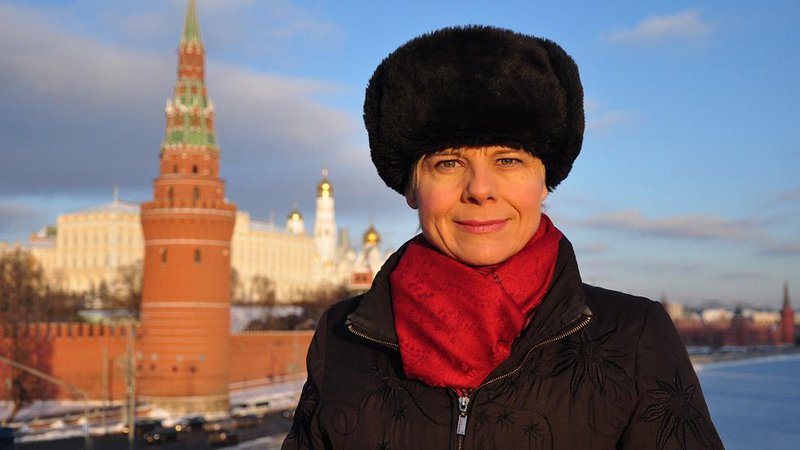 Fotografija: Vlasta Jeseničnik več kot dve desetletji poroča iz največje države na svetu Rusije, ki jo vodijo iz Kremlja v Moskvi, vmes pa je več let poročala tudi iz ZDA. FOTO: MMC RTV SLO