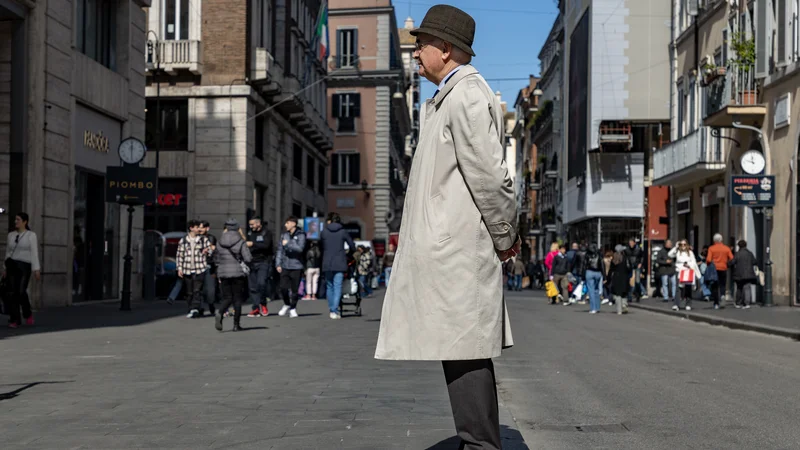 Italijani se pritožujejo, da zaradi visokega javnega dolga plačujejo veliko več davkov kot v drugih evropskih državah. FOTO: Voranc Vogel/Delo