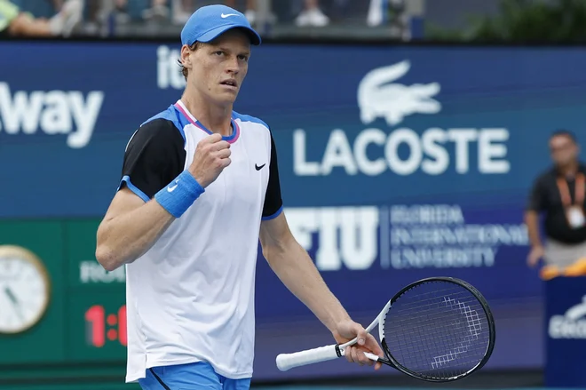 Jannik Sinner je Danilu Medvedjevu oddal le tri igre. FOTO: Geoff Burke/Reuters