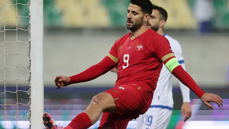 Aleksandar Mitrović med marčevsko prijateljsko tekmo Srbije na Cipru. FOTO: Yiannis Kourtoglou/Reuters