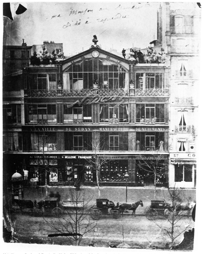 Nadarjev atelje na pariškem naslovu Boulevard des Capucines 35. Fotograf je za razstavo odstopil svoj atelje, sodeč po Monetu, brezplačno. FOTO: Wikipedia