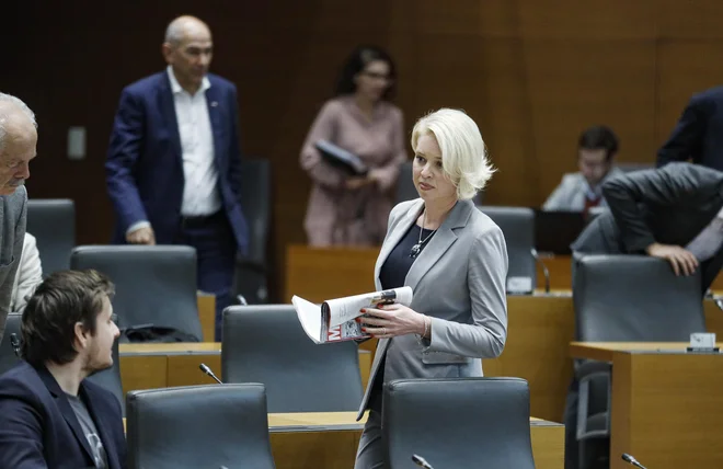 »Državni svet ima pravico zahtevati preiskavo, državni zbor pa nato takšno preiskavo odredi. Mora pa biti vsaka preiskava zakonita in skladna z ustavo,« je poudarila Urška Klakočar Zupančič. FOTO: Jože Suhadolnik/Delo