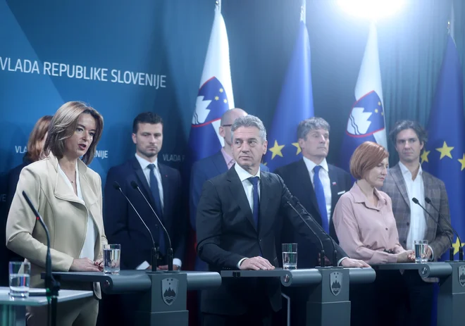 Največja vladna stranka Roberta Goloba je od parlamentarnih volitev izgubila že dve tretjini podpornikov. FOTO: Blaž Samec/Delo