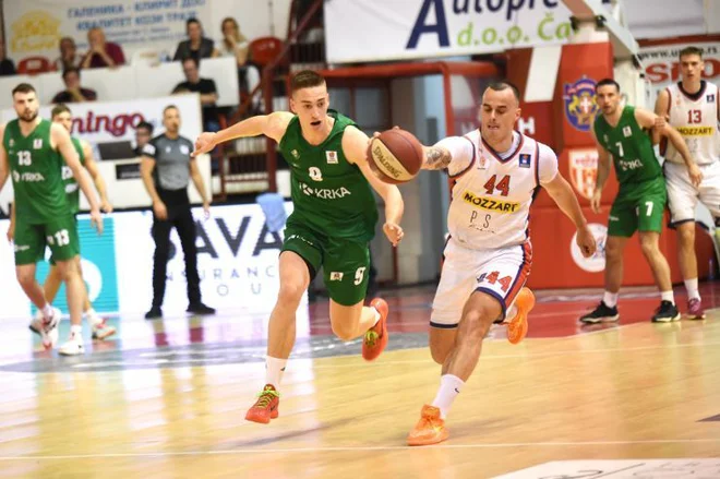 Igralci Borca so bili prehitri za Miho Cerkvenika in soigralce. FOTO: liga ABA