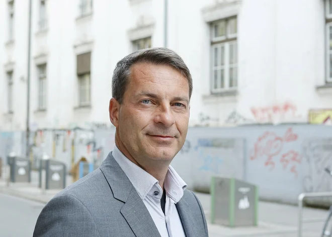 Politika se očitno lahko spreminja, zase pa lahko rečem, da stojim na povsem istih stališčih in na istem političnem bregu, na katerem sem vedno stal. Damir Črnčec je pač spremenil svojo politiko in prepričanje, pravi Sebastjan Selan. FOTO: Jože Suhadolnik