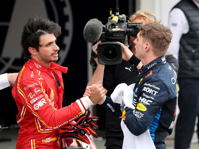 Tudi tokrat se je Red Bulloma najbolj približal Carlos Sainz. FOTO: Kim Kyung-hoon/Reuters