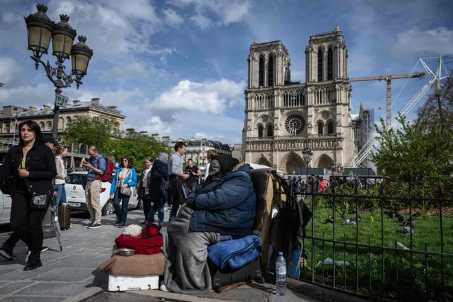 Petnajstega aprila bo minilo pet let od požara, ki je uničil pariško stolnico Notre Dame, a do odprtja olimpijskih iger bo obnova končana. FOTO:  Miguel Medina/AFP