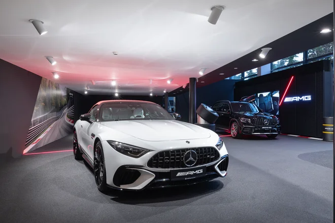 Svet vozil AMG, v katerem se razkošje in največja zmogljivost združita v adrenalinsko doživetje. FOTO: Žiga Intihar