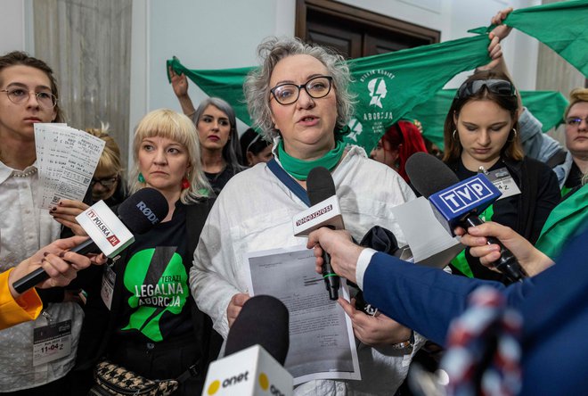 Marta Lempart med četrtkovim nagovorom v parlamentu. FOTO: Wojtek Radwanski/Afp
