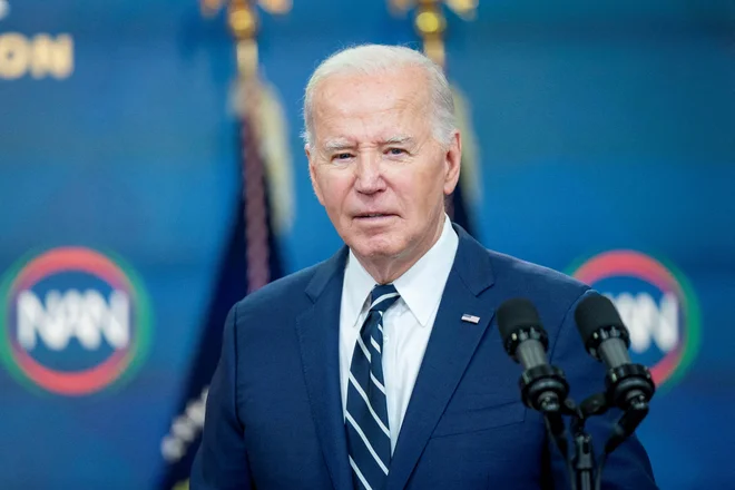 Podrobnosti Joe Biden ni pojasnil, na vprašanje o tem, ali so ameriški vojaki ogroženi, pa odgovoril, da so ZDA zavezane obrambi Izraela in ga bodo podprle, poročajo tuji mediji. FOTO: Bonnie Cash/Reuters