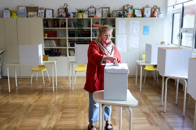 Volilna udeležba je veliko večja kot leta 2020. FOTO: Antonio Bronic/Reuters