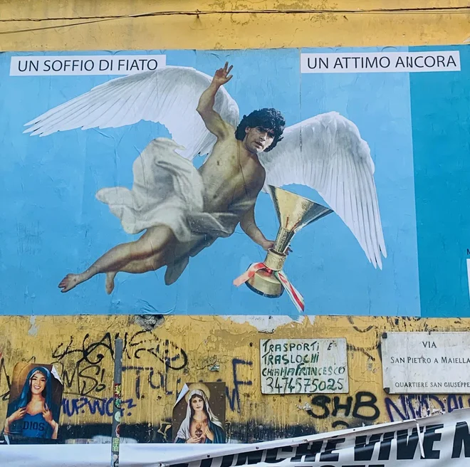 Poleg San Gennara je Maradona najljubši svetnik v Neaplju. FOTO: I. Š.