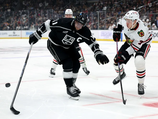 Kapetan Anže Kopitar je z zmago popeljal Los Angeles Kings v izločilni del tekmovanja v NHL. FOTO: Harry How/Getty Images Via AFP