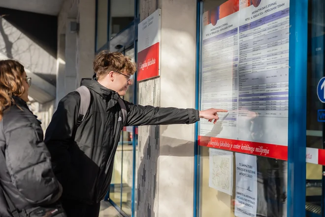 Mar so slovenski univerzitetni učitelji in modreci pred več kot šestdesetimi leti nosili s seboj več znanja in védenja ter humanizma o pomenu športne vzgoje in gibalne omike? Takrat so namreč študentje v indeks vpisovali navedeno strokovno področje. FOTO: Črt Piksi