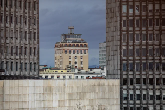 Aleš Vrhovec: Slovenska starejša generacija, večinski lastnik nepremičnin, egoistična, preračunljiva in prestrašena. Zato v kali blokira vsako razmišljanje o davku. FOTO: Voranc Vogel