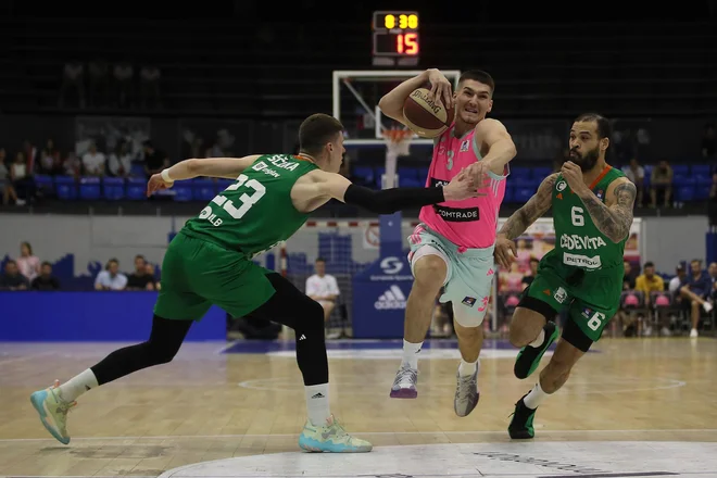 Lukenj v obrambi je bilo v Beogradu preprosto preveč. FOTO: ABA
