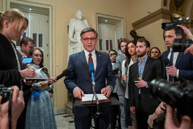 Rusija, Iran in Kitajska so po prepričanju tretjega najvišjega politika ZDA Mika Johnsona globalna grožnja ameriškemu napredku in varnosti.

Foto Ken Cedeno/Reuters