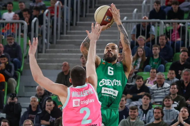 Justin Cobbs je imel ob sebi premalo razpoloženih soigralcev. Foto Voranc Vogel