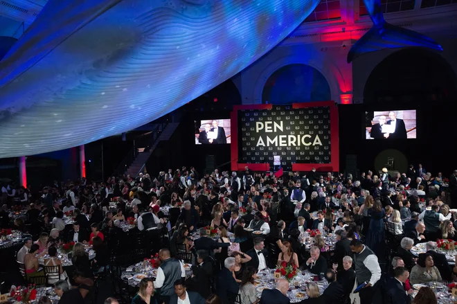 Prihodnji ponedeljek v newyorški mestni hiši ne bo take gneče kot lani. FOTO: Ameriški center Pen