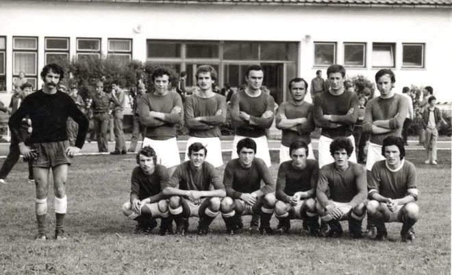 Članska ekipa Elana sredi 70. let prejšnjega stoletja Foto Osebni arhiv