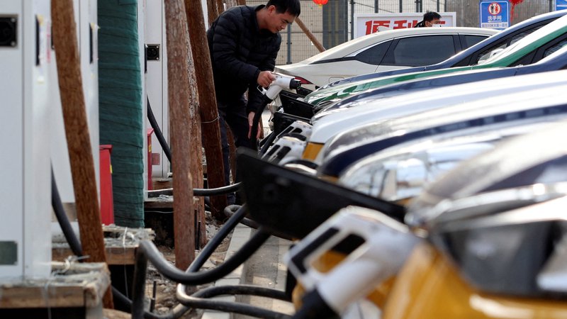 Fotografija: Vse bolj je jasno, da je Kitajska vodilni trg za električne avtomobile. FOTO: Florence Lo/Reuters
