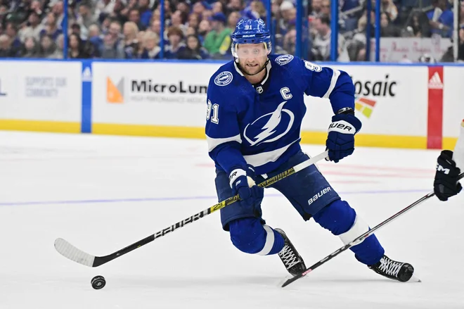 Steve Stamkos, kapetan Tampe, ni skrival razočaranja ob porazu. FOTO: Julio Aguilar/AFP