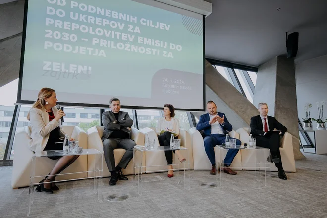 Ana Struna Bregar, Božo Černila, Saška Rihtarič, Aleš Koželjnik in Simon Savšek. FOTO: Anže Krže