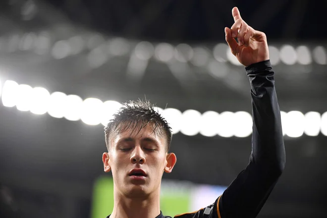 Turški biseer Arda Güler je v Baskiji proti Real Sociedadu zabil svoj prvi prvenstveni gol v dresu Reala Madrida in za zmago. FOTO: Ander Gillenea/AFP