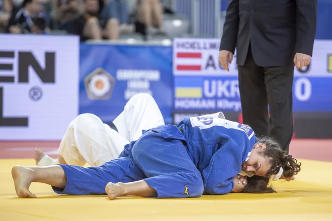 Metka Lobnik bila v prvem krogu boljša od Litovke Migle Julije Dudenaite. FOTO: Darko Petelinšek/JZS