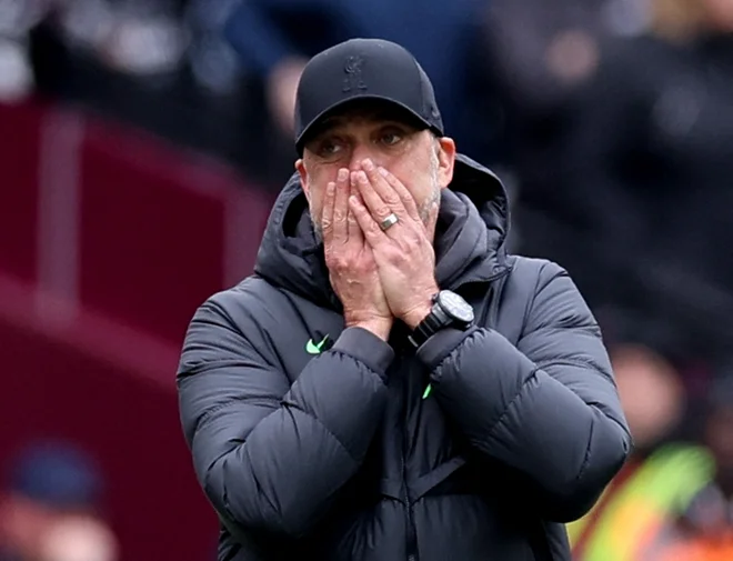 Tudi trener Jürgen Klopp ne more verjeti, kaj se dogaja z Liverpoolom. FOTO: David Klein/Reuters