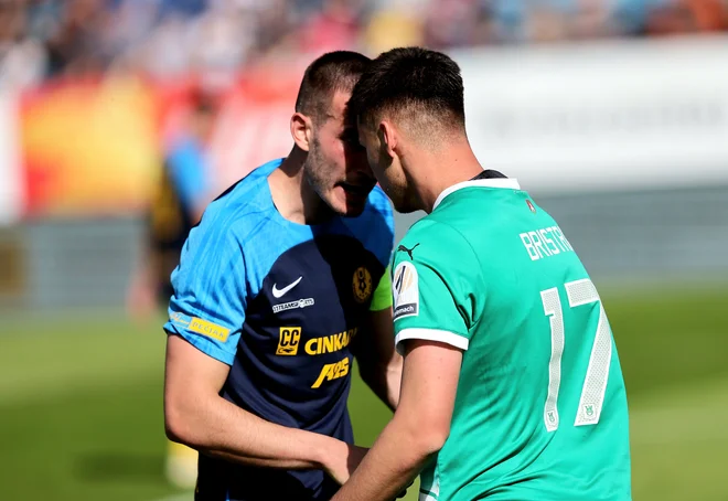 Na zelenici v Celju se je iskrilo. Foto Blaž Samec
