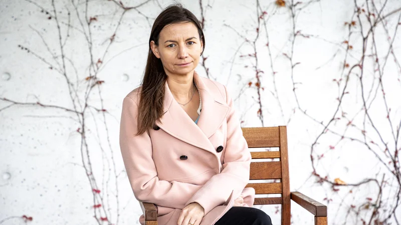 Njena pot v glasbene vode je bila čisti raziskovalni vzgib, želja po stiku s klasično glasbo, dosti let o njej ni razmišljala kot o poklicu, ampak je bila zanjo ljubezen, ki je ni mogla izpustiti. FOTO: Voranc Vogel/Delo