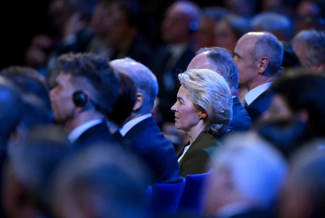 Predsednica Evropske komisije Ursula von der Leyen je danes v videonagovoru čestitala Sloveniji ob 20. obletnici vstopa v Evropsko unijo. FOTO: Annegret Hilse/Reuters
