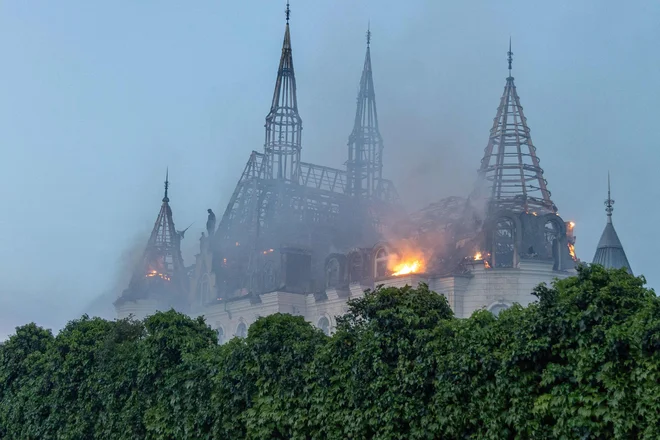 Uničena stavba v Odesi. FOTO: Oleksandr Gimanov/Afp