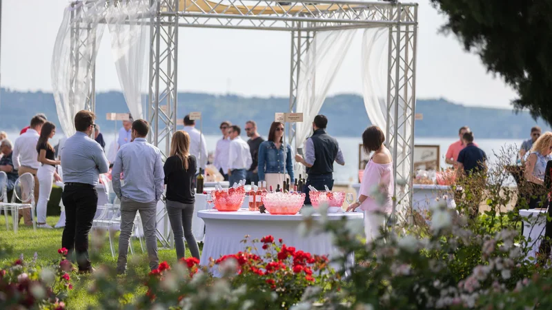 V Portorožu maja napovedujejo več prireditev, v drugi polovici meseca bodo gostili prireditev Vrtnice &amp; Rosé.

Foto Jaka Ivančič/Turistično združenje Portorož