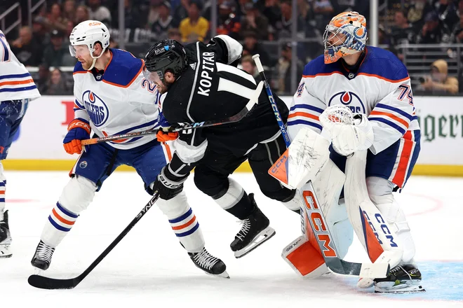 Anže Kopitar odhaja na oddih. FOTO: Sean M. Haffey/AFP