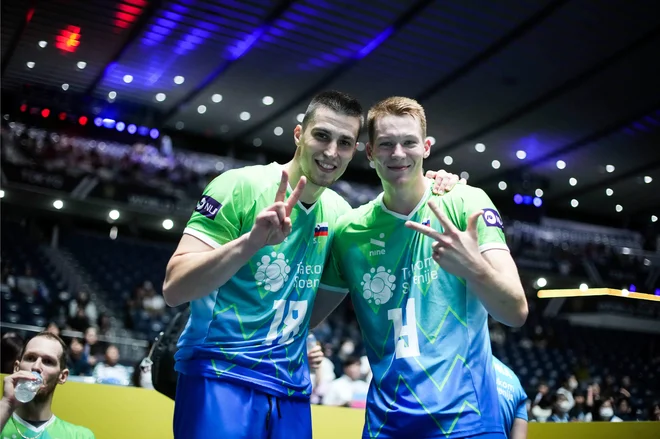 Rok Možič (desno) je eden ključnih členov slovenske izbrane vrste. FOTO: Volleyballworld
