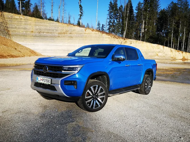 Volkswagnovi oblikovalci so spretno poskrbeli, da od zunaj amarok ni preveč podoben »kolegu«, Fordovemu rangerju.

FOTO: Gregor Pucelj