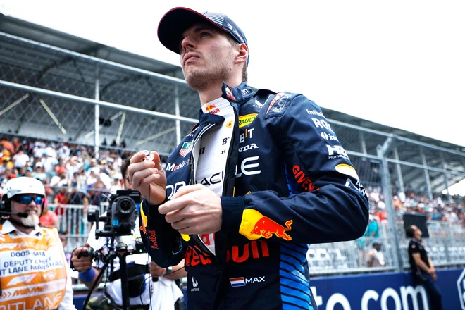Max Verstappen ne popušča niti na dirki formule ena v ZDA. FOTO: Chris Graythen/AFP