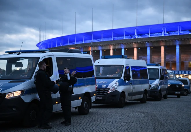 Policija v Berlinu je imela polne roke dela. FOTO: Annegret Hilse/Reuters