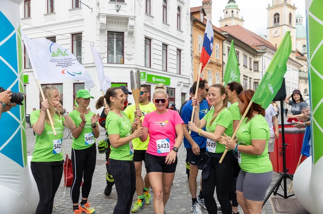 Zaposleni v SKB banki se redno udeležujejo različnih športnih aktivnosti. FOTO: Voranc Vogel