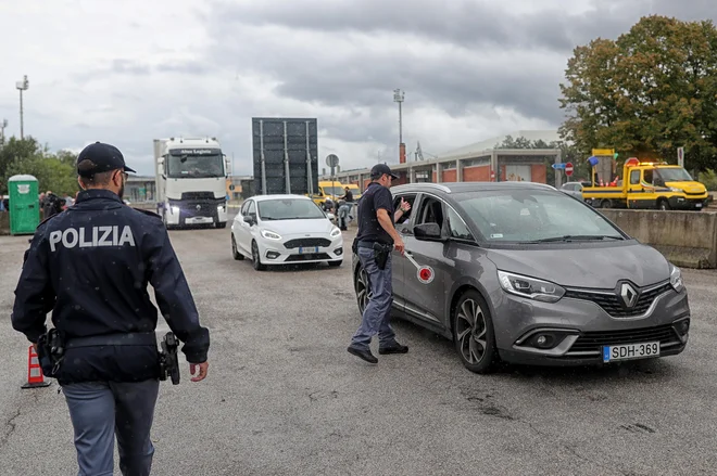 Italija nadzore na notranji meji že izvaja, iz nedavnih izjav pa ni jasno, kaj naj bi ta prekinitev schengenskega sporazuma dejansko pomenila v praksi, je opozoril Matjaž Nemec. FOTO: Blaž Samec/Delo