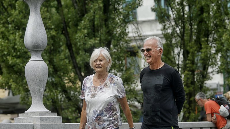 Fotografija: Staranje prebivalstva v Sloveniji je velik in težko obvladljiv izziv, ki se mu politiki – kolikor se le morejo – izogibajo. Foto Blaž Samec