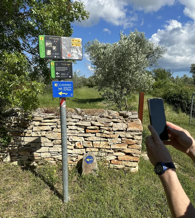 Po poti so posejane razne znamenitosti. Foto Simona Bandur