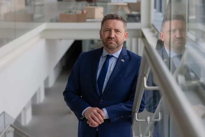 Slovenija mi je pisana na kožo, pravi irski veleposlanik Adrian Farrell. FOTO: Črt Piksi