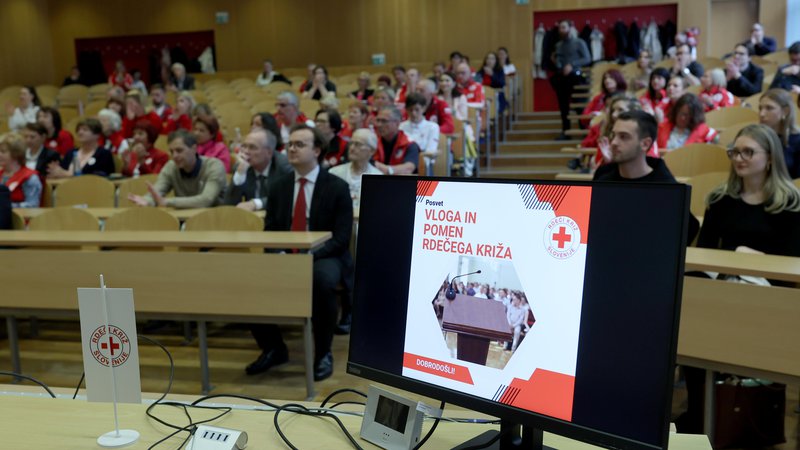 Fotografija: V okviru tedna Rdečega križa bodo do sobote v Slovenskih Konjicah potekala državna preverjanja znanja prve pomoči za študente, dijake in osnovnošolce. FOTO: Blaž Samec