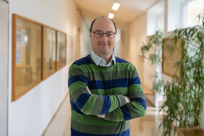 Osebno močno odsvetujem, da se na spletu deli fotografije otrok, ker s tem razkrivamo njega in njegovo osebnost, hkrati pa mu onemogočamo, da bi si sam ustvarjal digitalni odtis. FOTO: Črt Piksi
